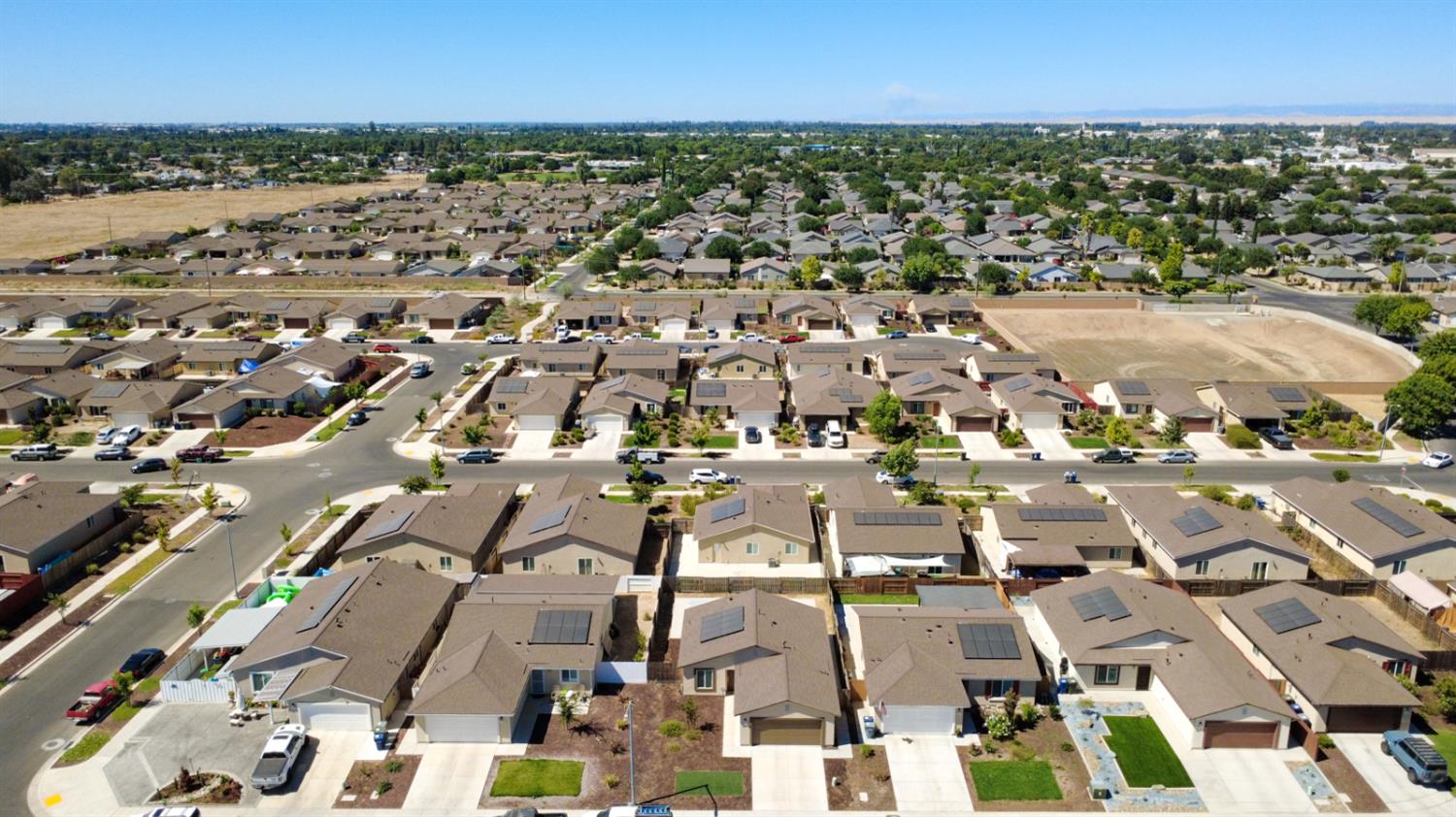 677 Mackenzie Ct, Merced, CA 95341