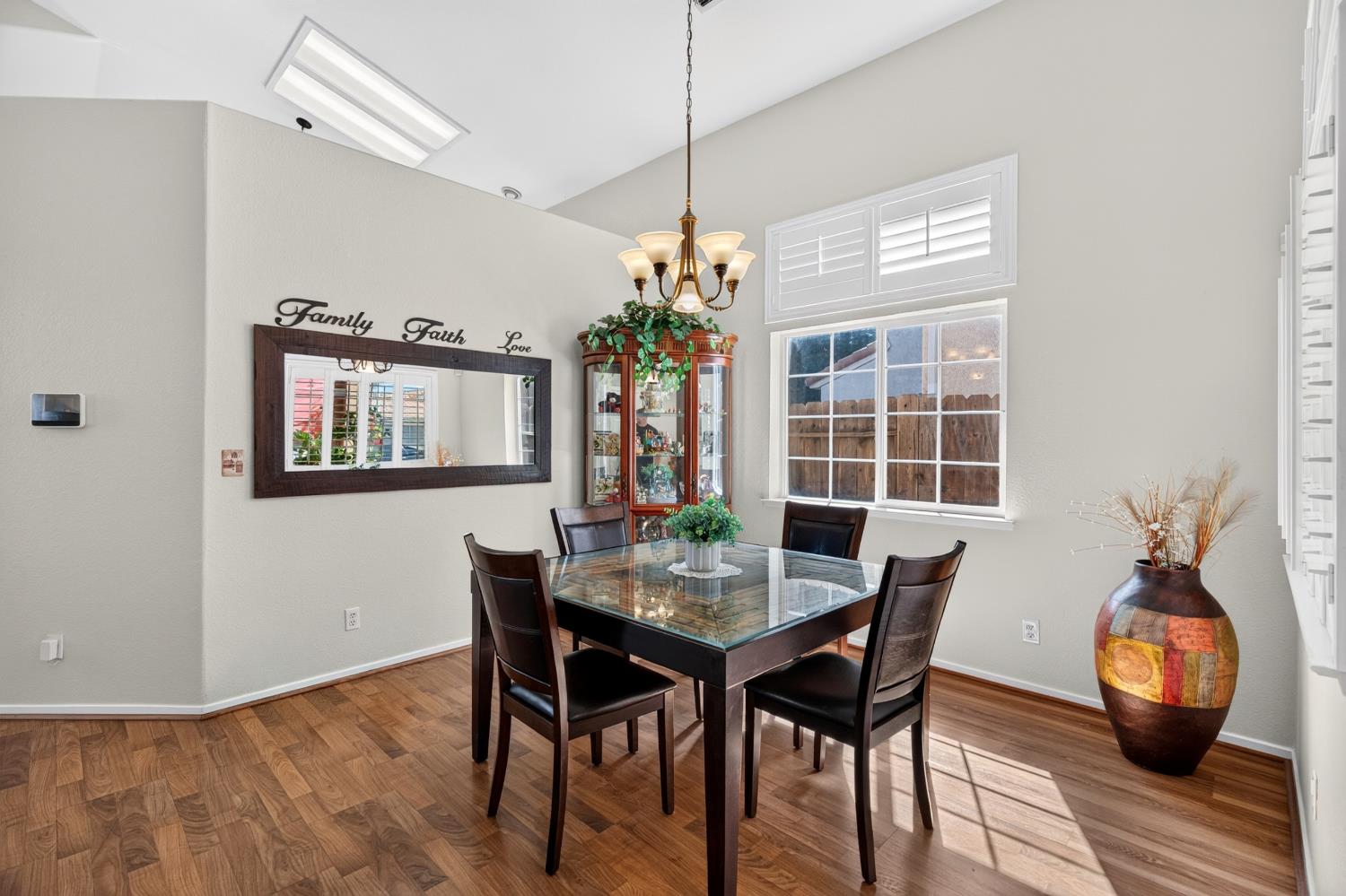 1824 Aberdeen Ct, Manteca, CA 95337