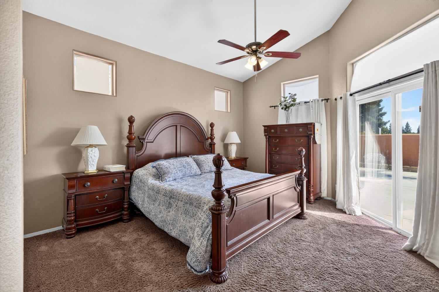 1824 Aberdeen Ct, Manteca, CA 95337
