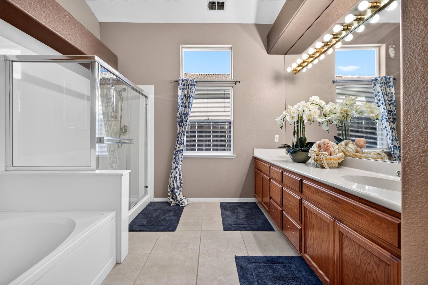 1824 Aberdeen Ct, Manteca, CA 95337