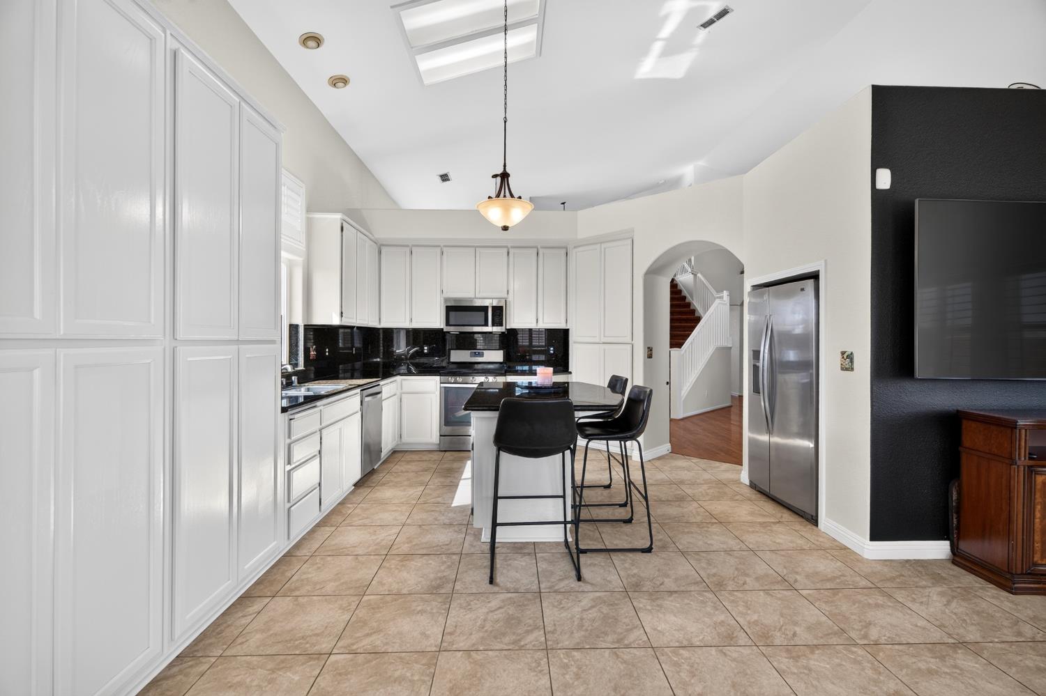 1824 Aberdeen Ct, Manteca, CA 95337