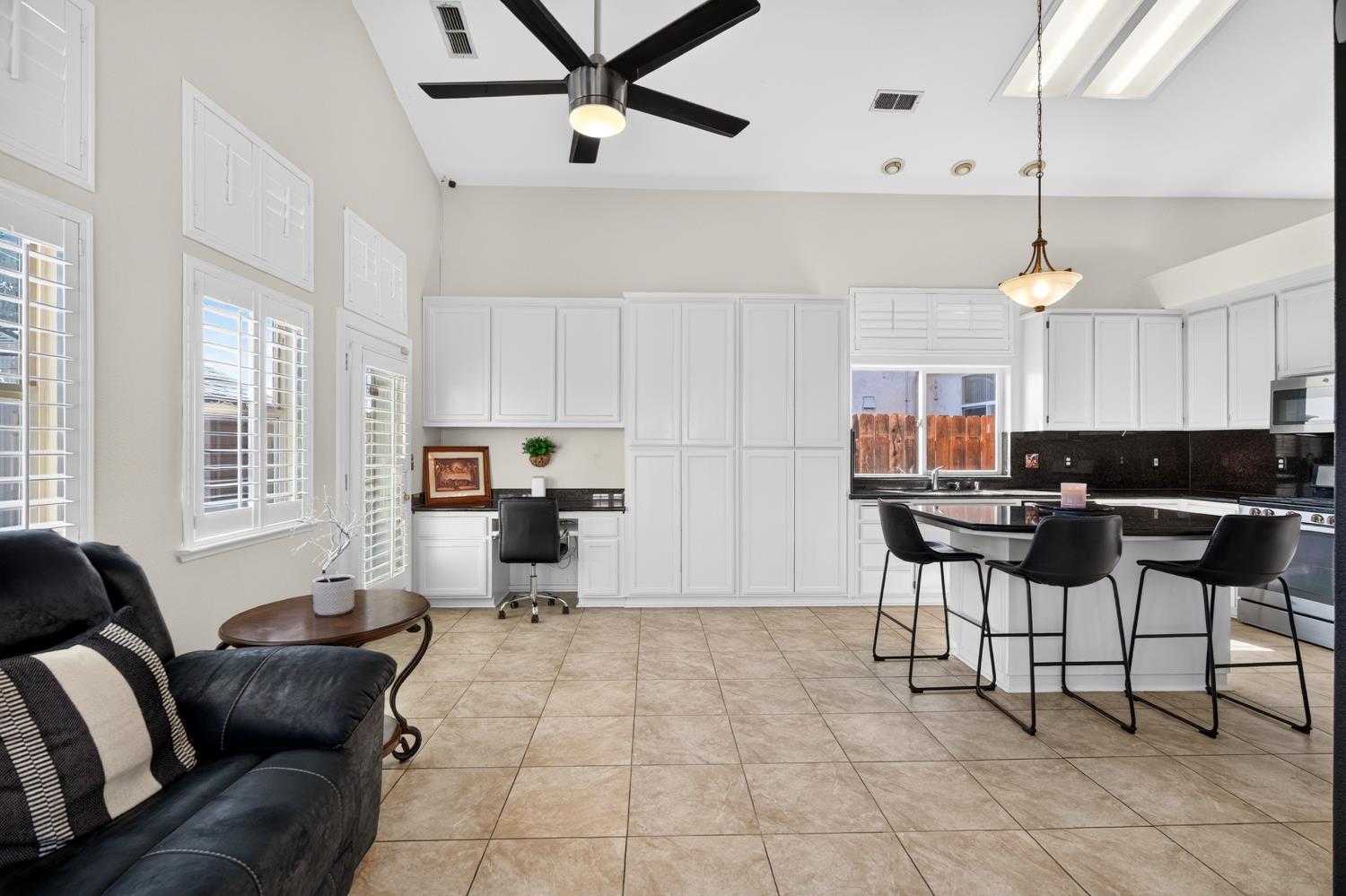 1824 Aberdeen Ct, Manteca, CA 95337