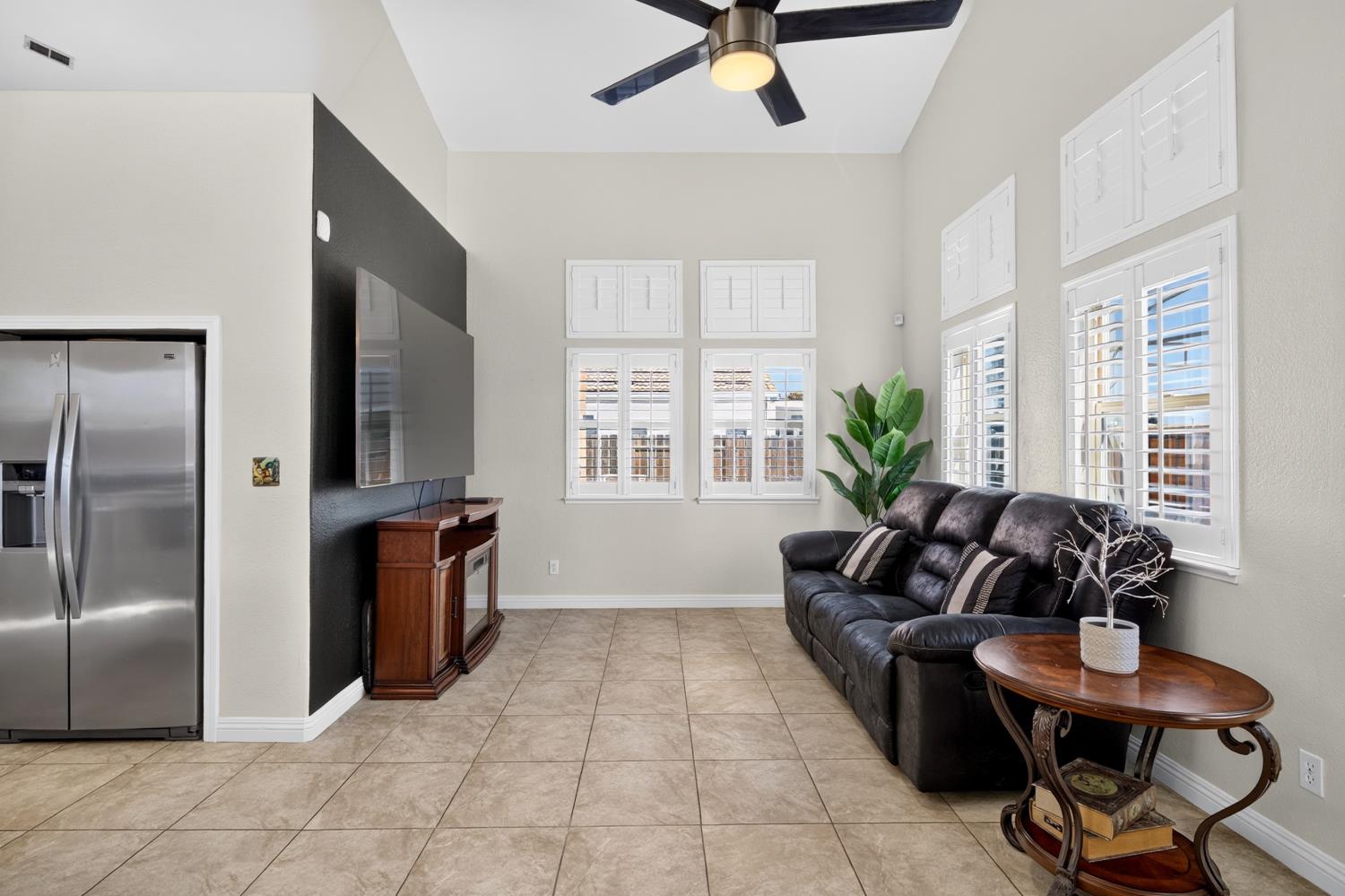 1824 Aberdeen Ct, Manteca, CA 95337