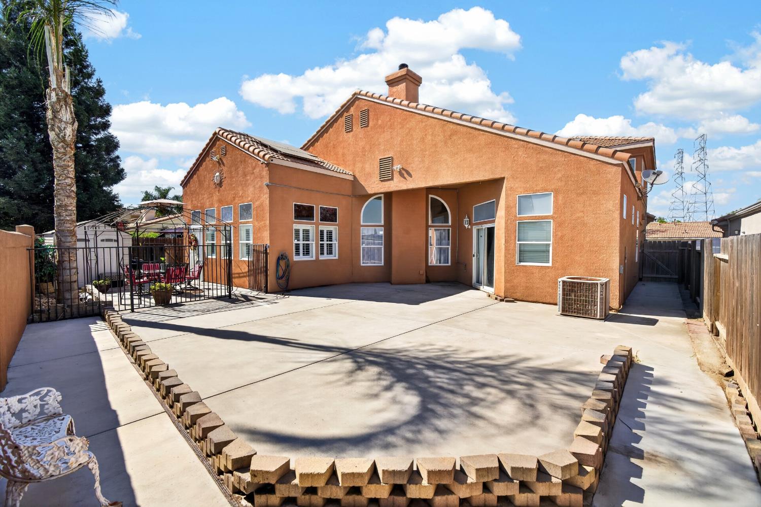 1824 Aberdeen Ct, Manteca, CA 95337
