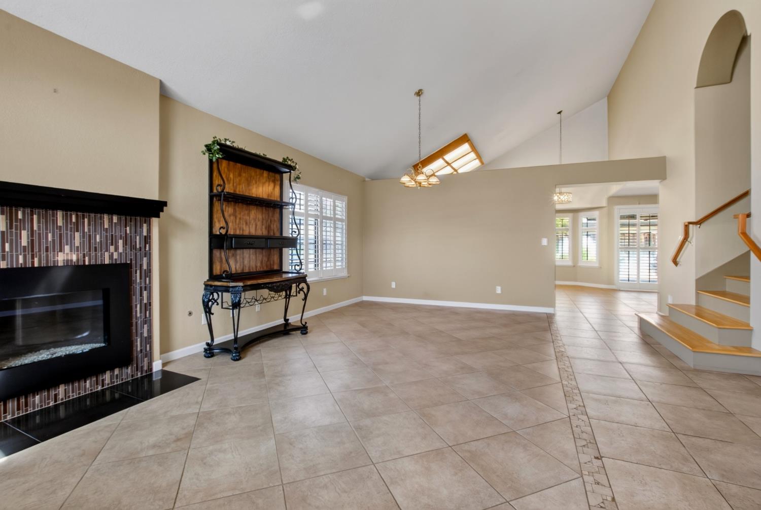 822 River Ave, Oakdale, CA 95361