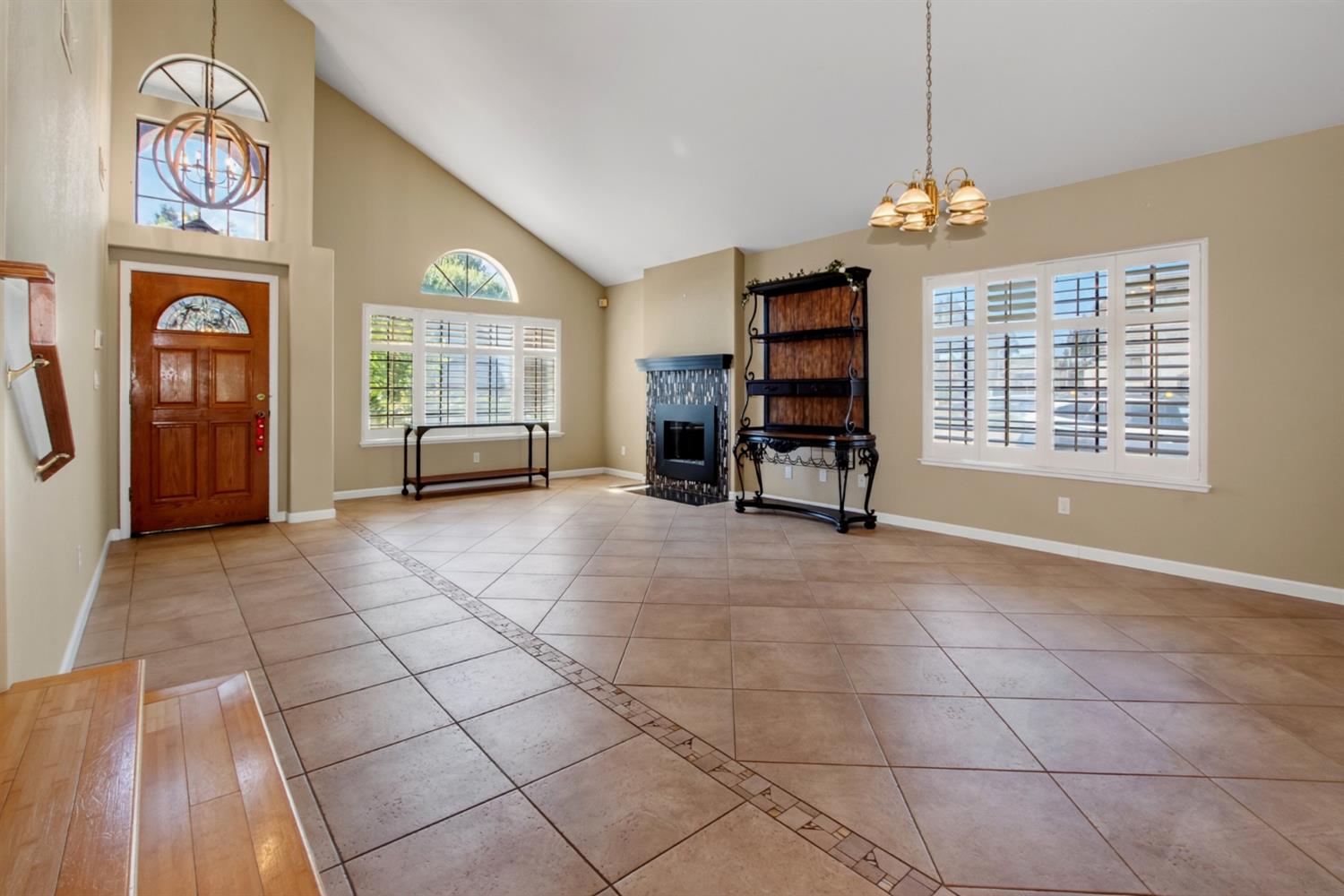 822 River Ave, Oakdale, CA 95361