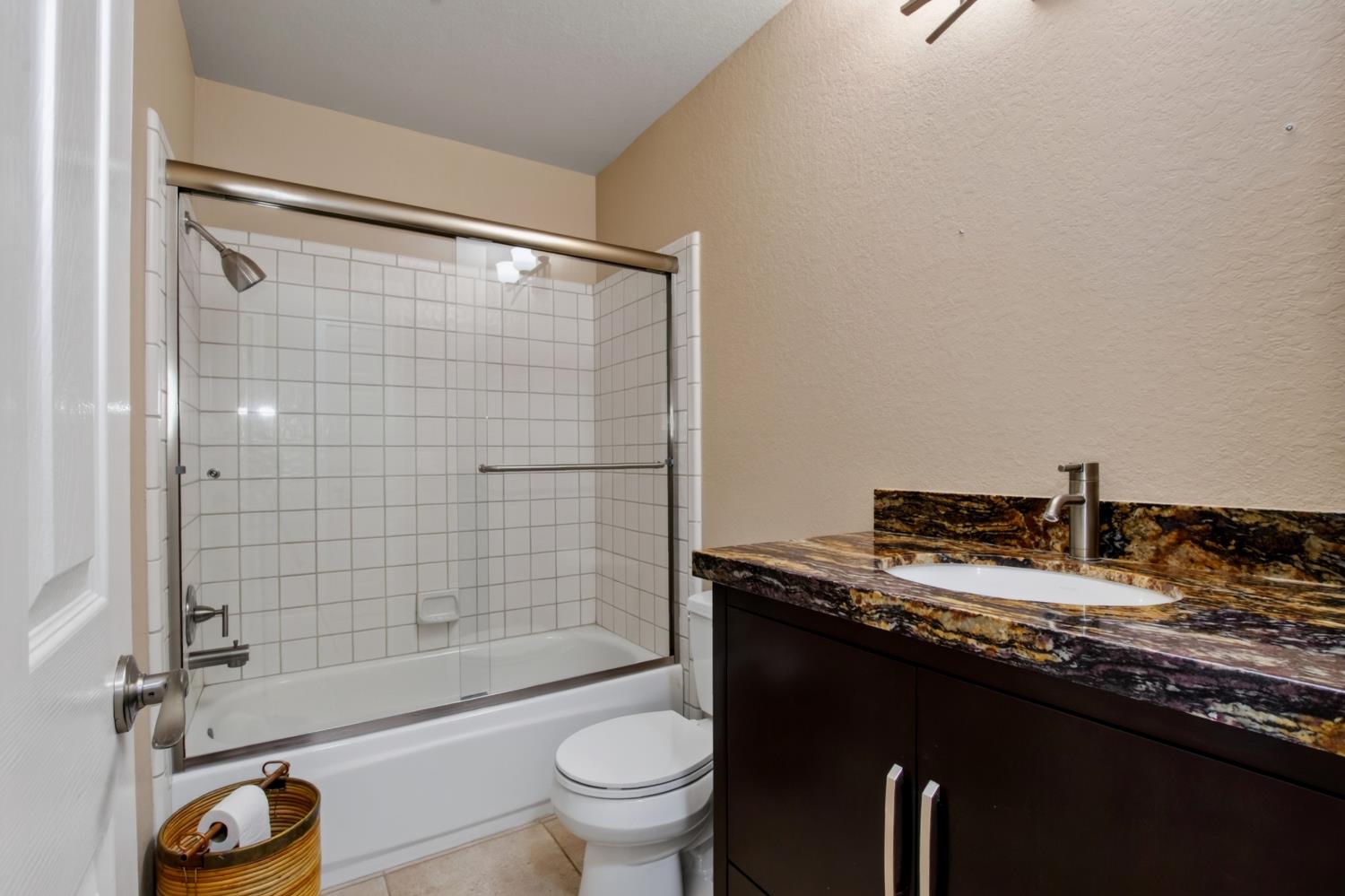 822 River Ave, Oakdale, CA 95361