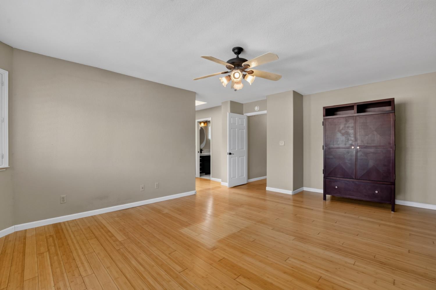 822 River Ave, Oakdale, CA 95361