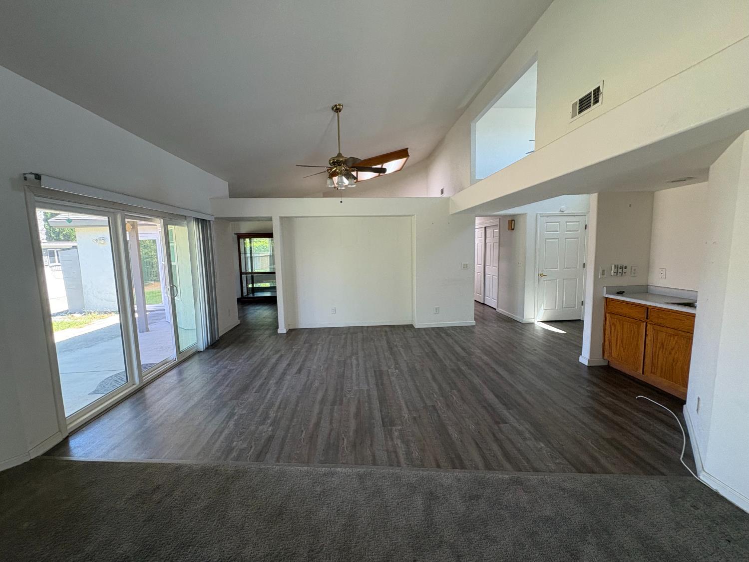 877 Mission Ridge Dr, Manteca, CA 95337