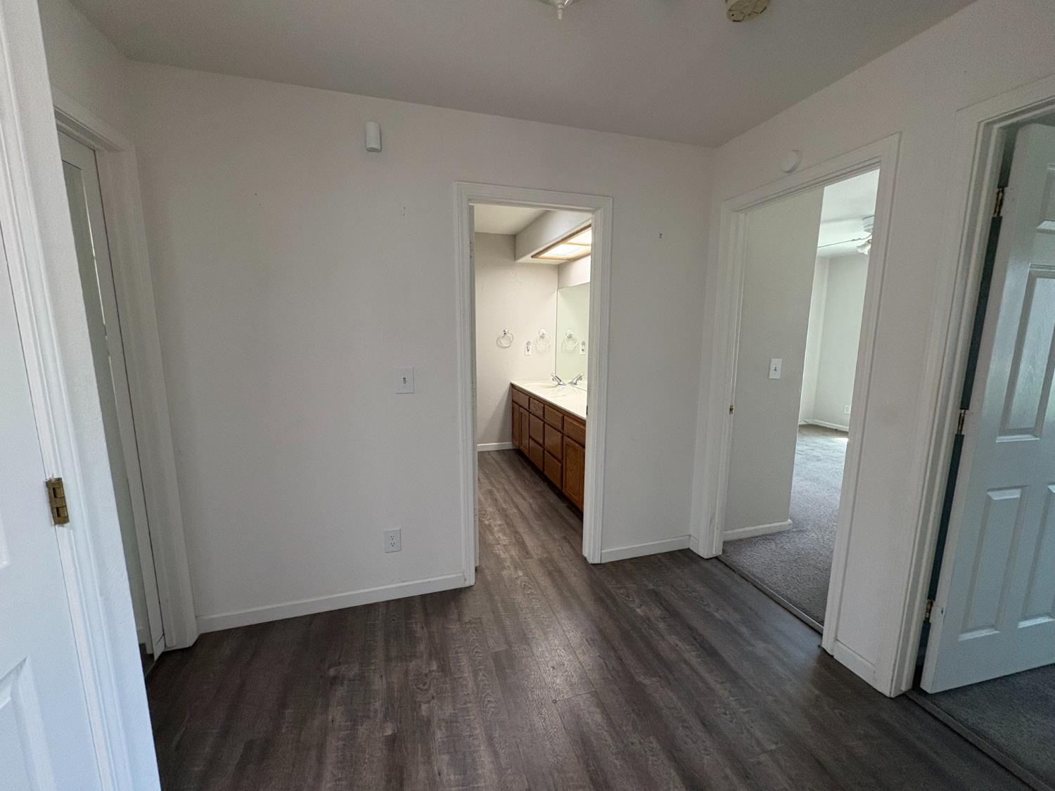 877 Mission Ridge Dr, Manteca, CA 95337