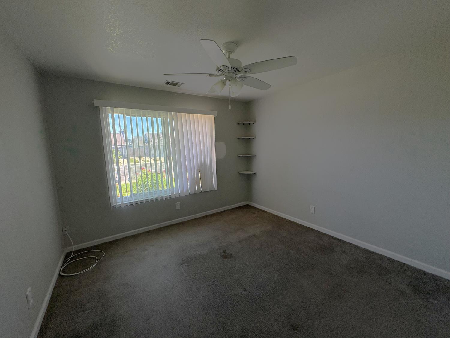 877 Mission Ridge Dr, Manteca, CA 95337
