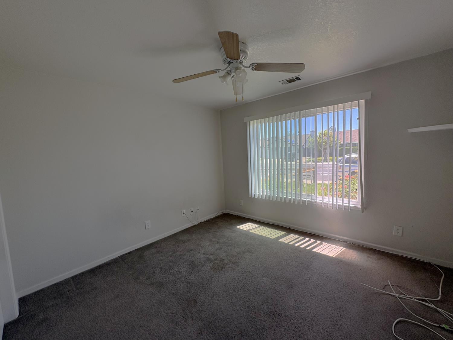 877 Mission Ridge Dr, Manteca, CA 95337