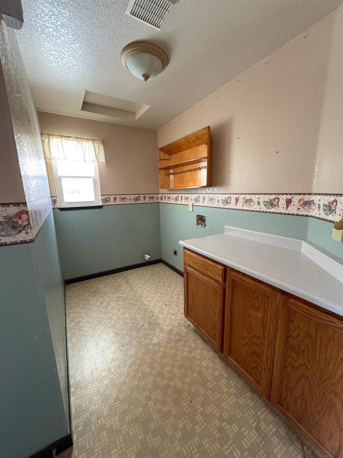 877 Mission Ridge Dr, Manteca, CA 95337