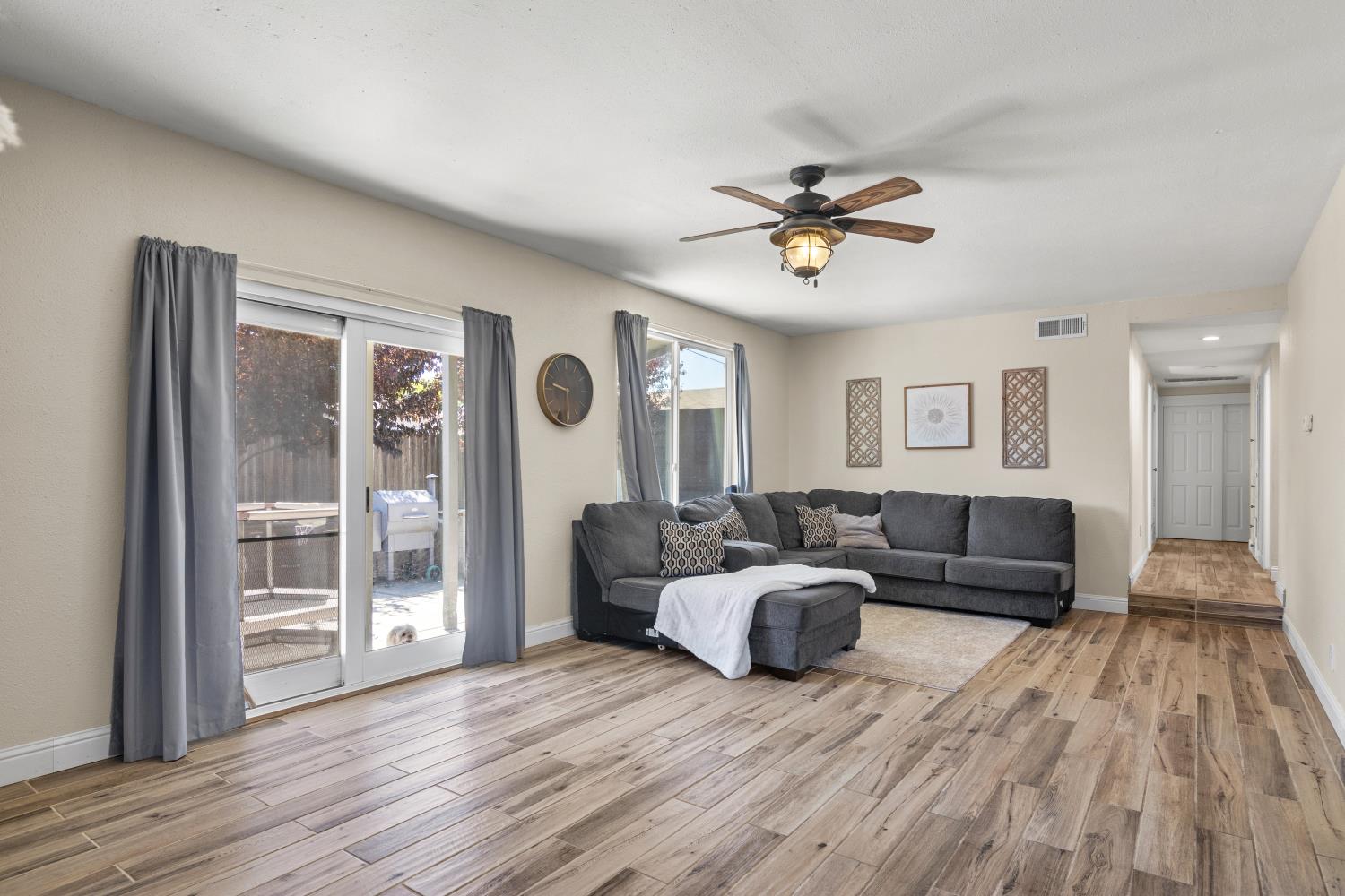 556 Del Rio Cir, Oakdale, CA 95361