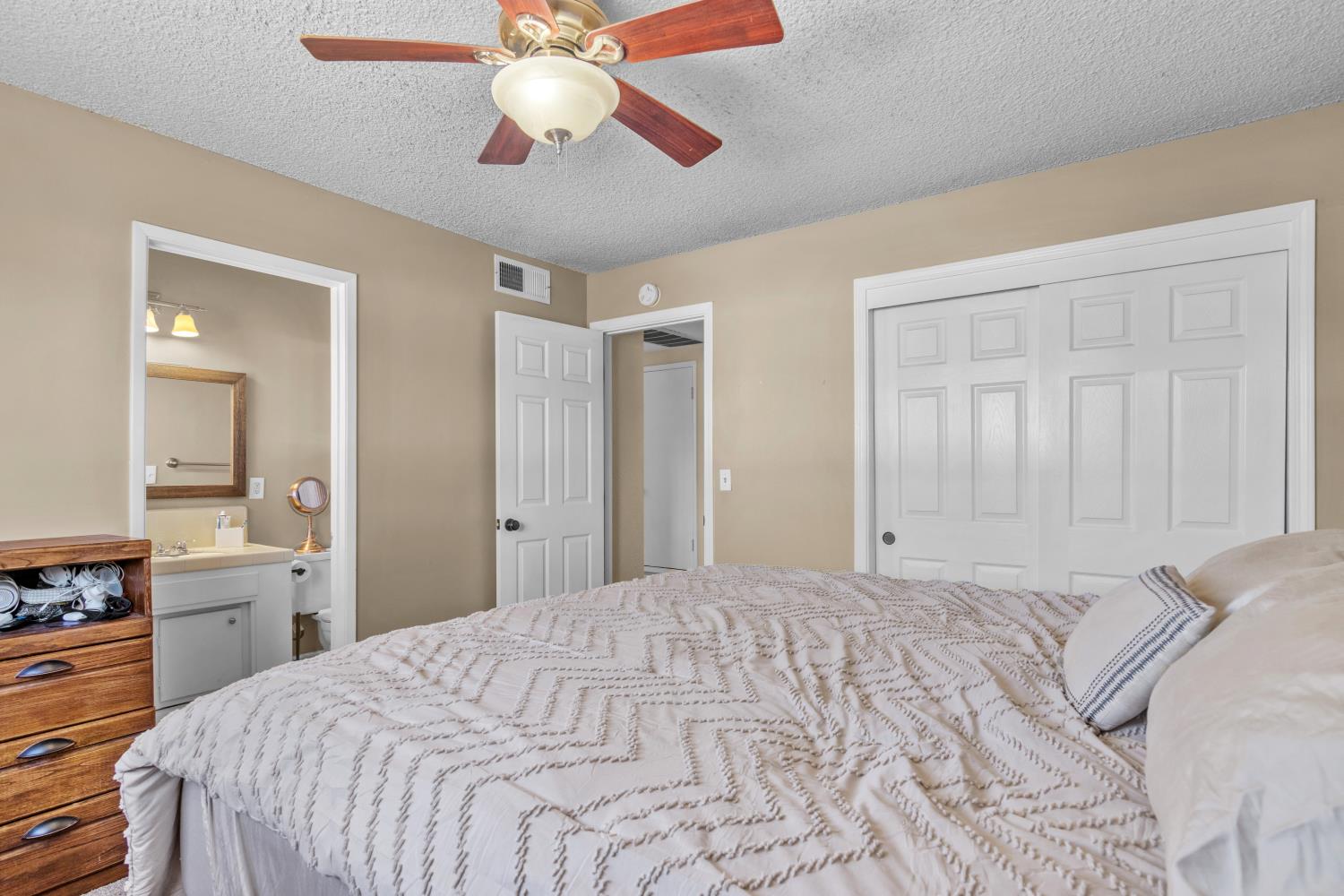 556 Del Rio Cir, Oakdale, CA 95361