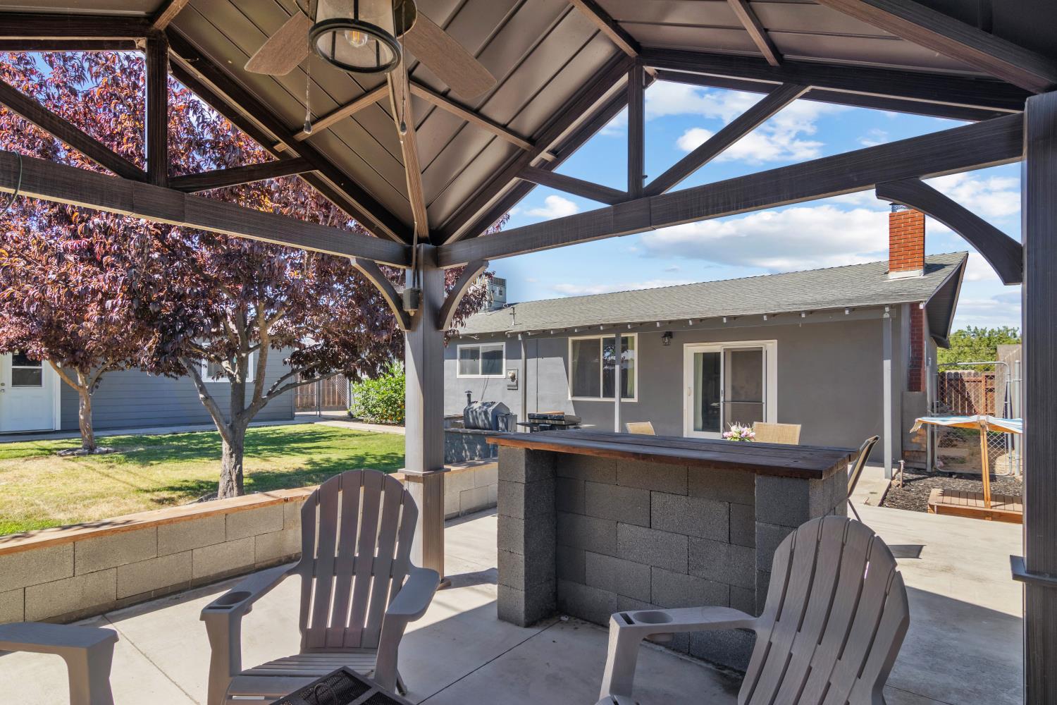 556 Del Rio Cir, Oakdale, CA 95361