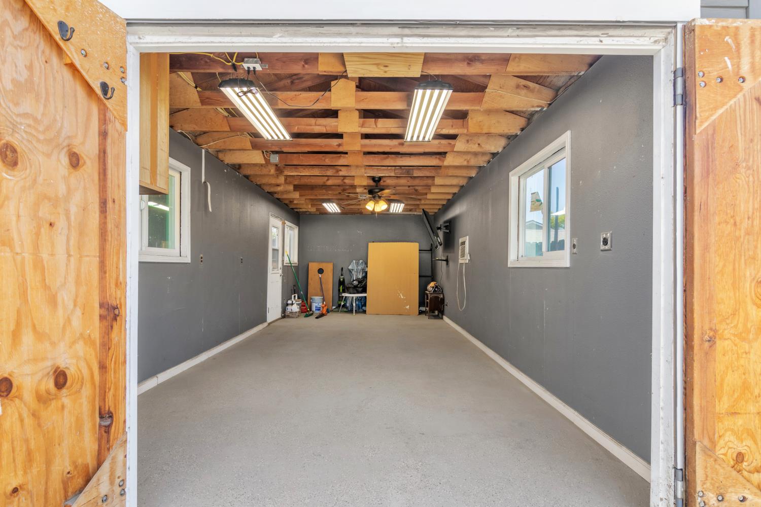 556 Del Rio Cir, Oakdale, CA 95361