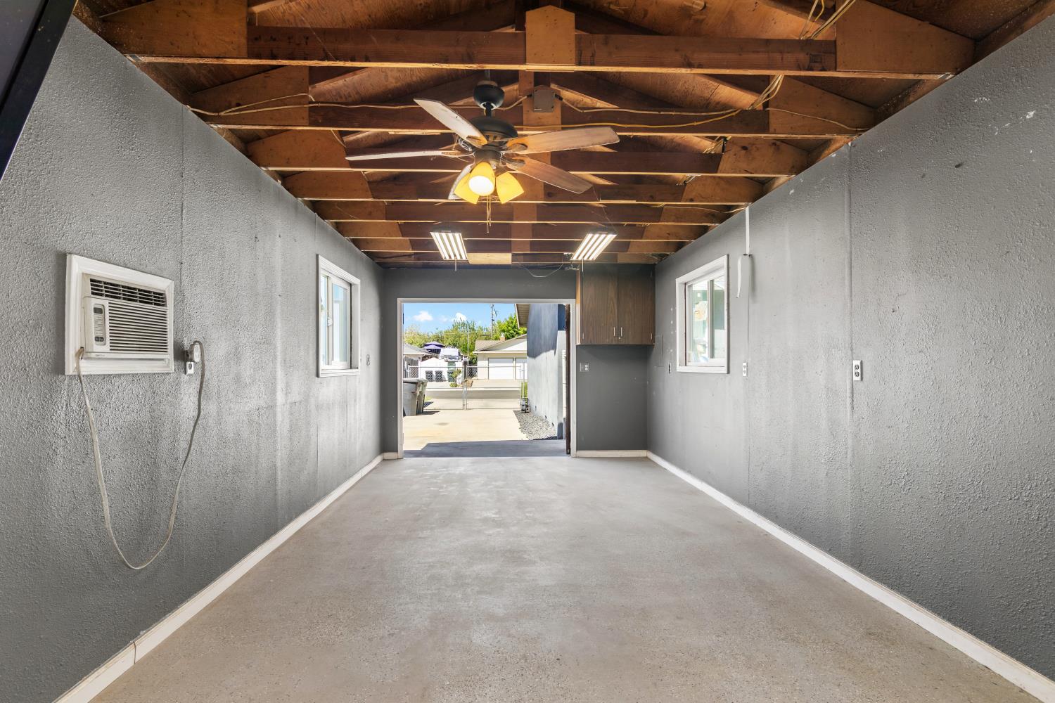 556 Del Rio Cir, Oakdale, CA 95361