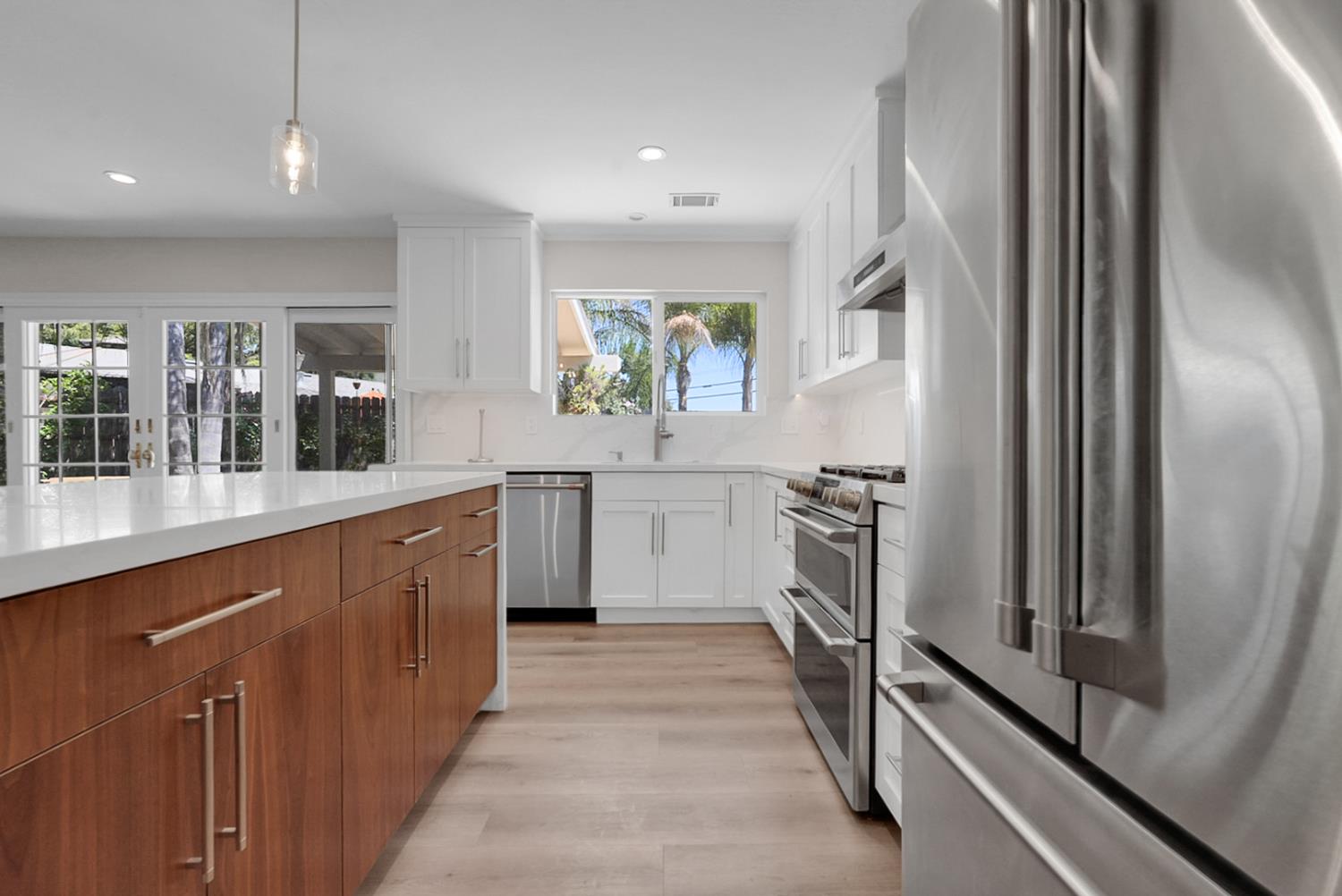 2121 Eastwood Ct, Modesto, CA 95355