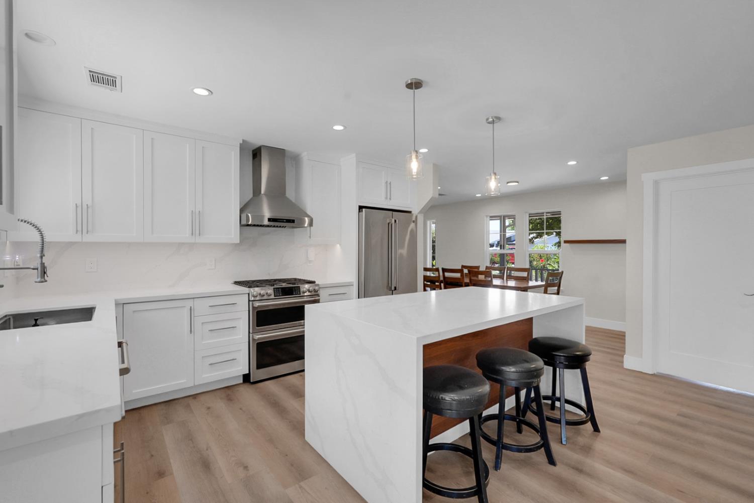 2121 Eastwood Ct, Modesto, CA 95355