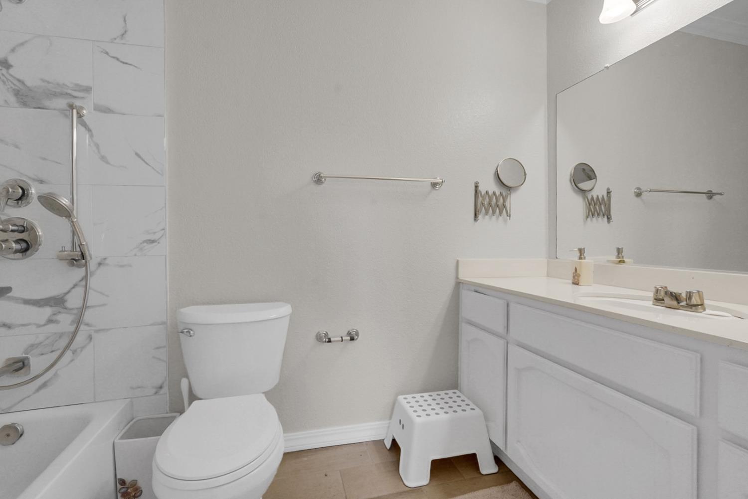 2121 Eastwood Ct, Modesto, CA 95355