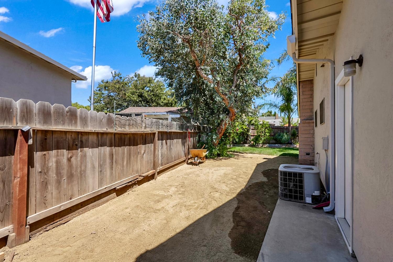 2121 Eastwood Ct, Modesto, CA 95355
