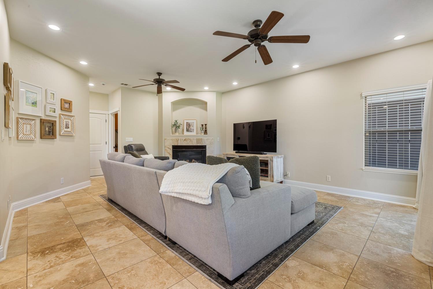 3213 Hillglen Ave, Modesto, CA 95355