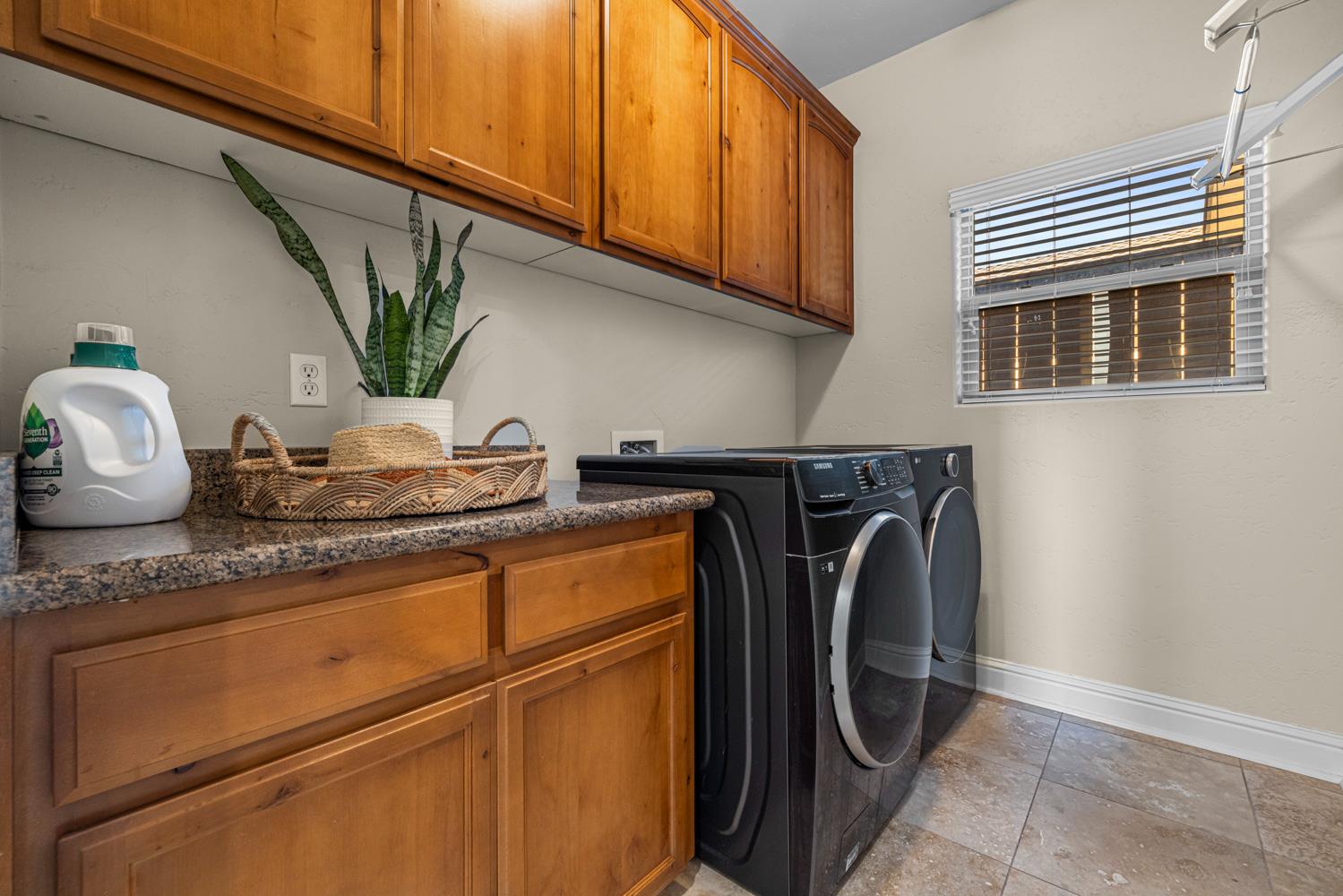 3213 Hillglen Ave, Modesto, CA 95355