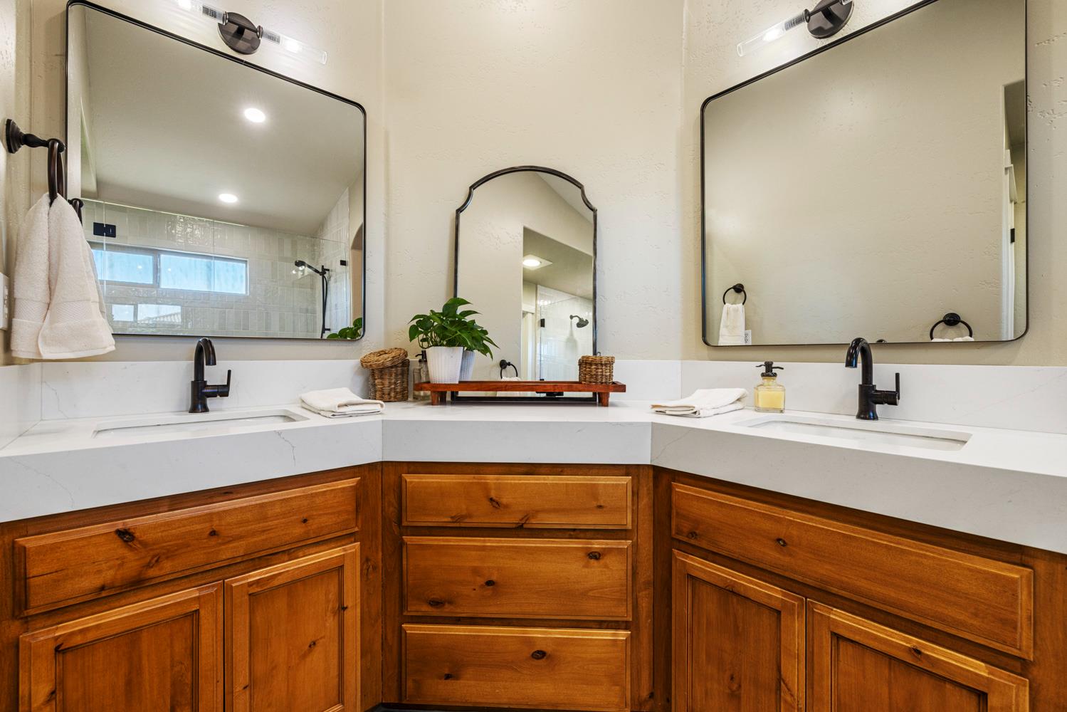 3213 Hillglen Ave, Modesto, CA 95355