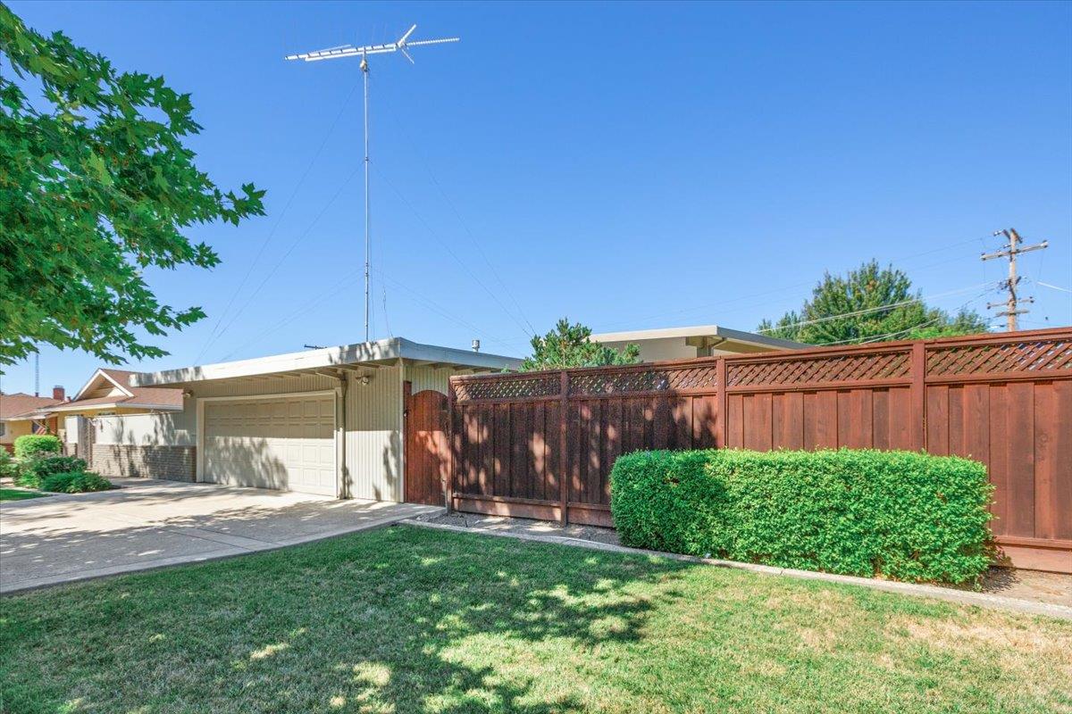 2509 Sherwood Ave, Modesto, CA 95350