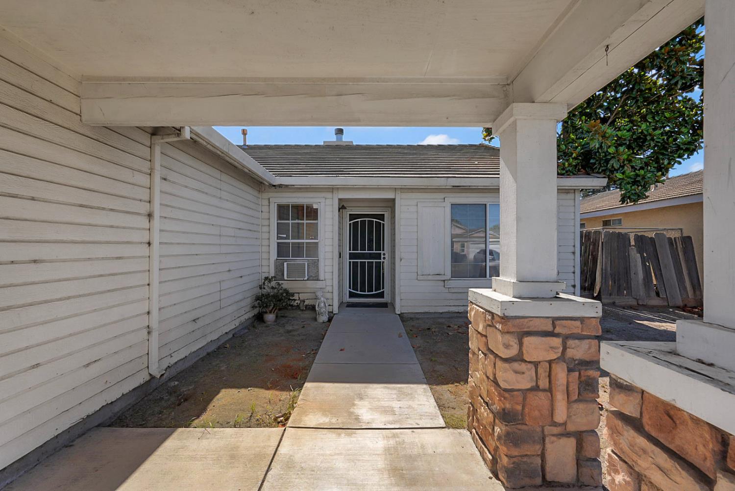 10141 Tracy Ln, Delhi, CA 95315