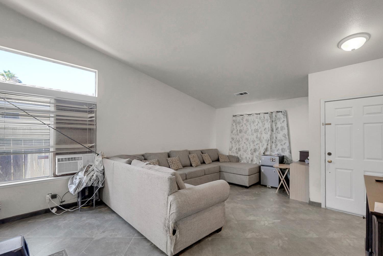 10141 Tracy Ln, Delhi, CA 95315