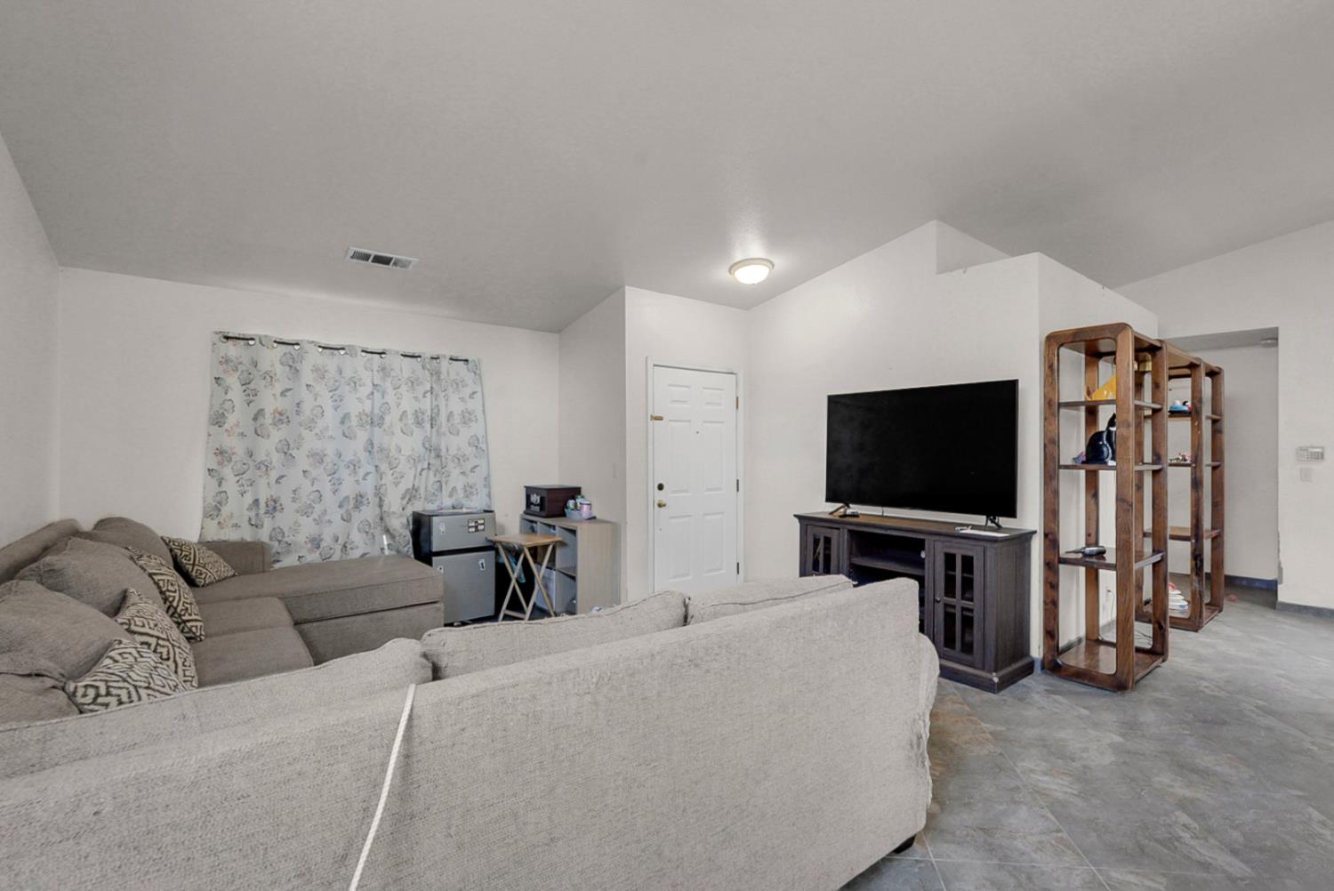 10141 Tracy Ln, Delhi, CA 95315