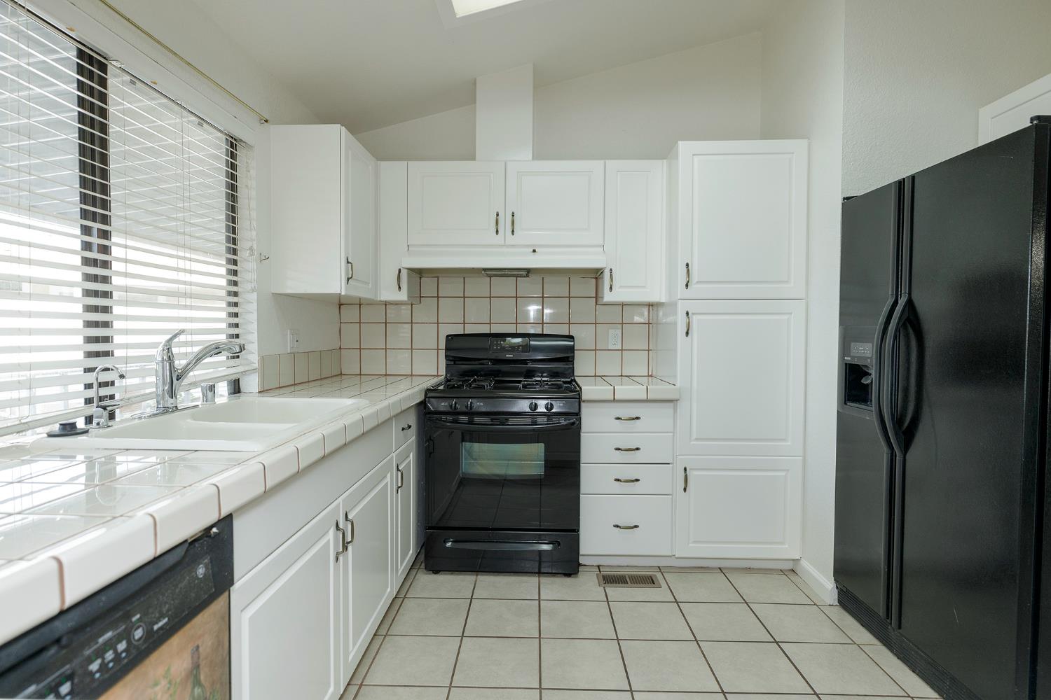1500 Held #10, Modesto, CA 95355