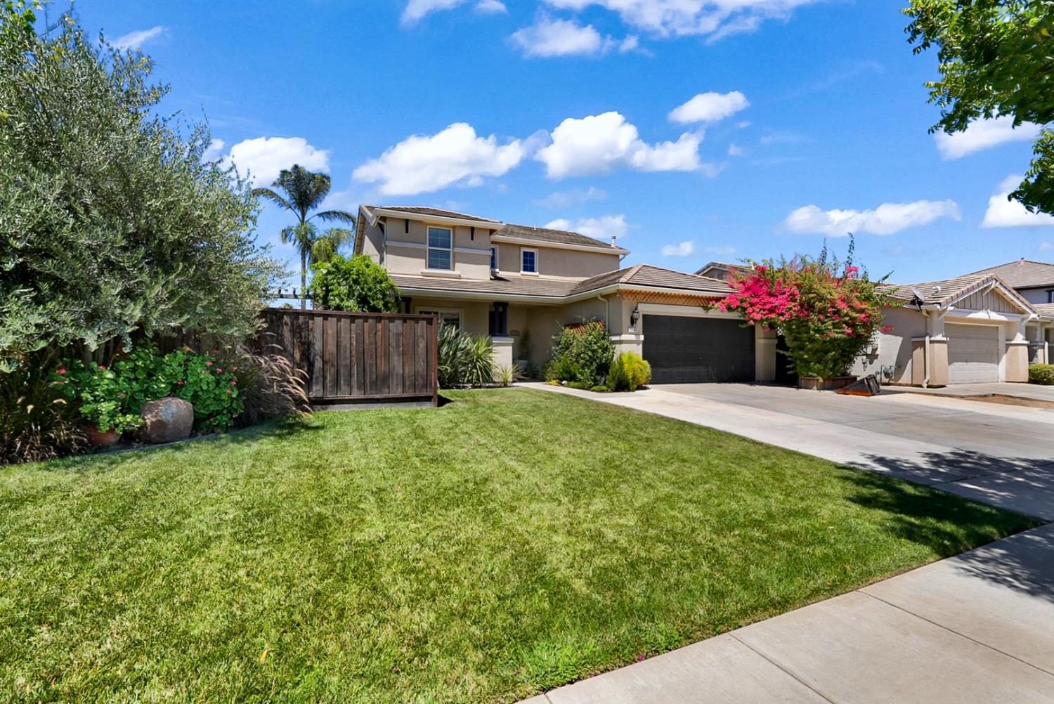 1443 Longhorn Ln, Patterson, CA 95363