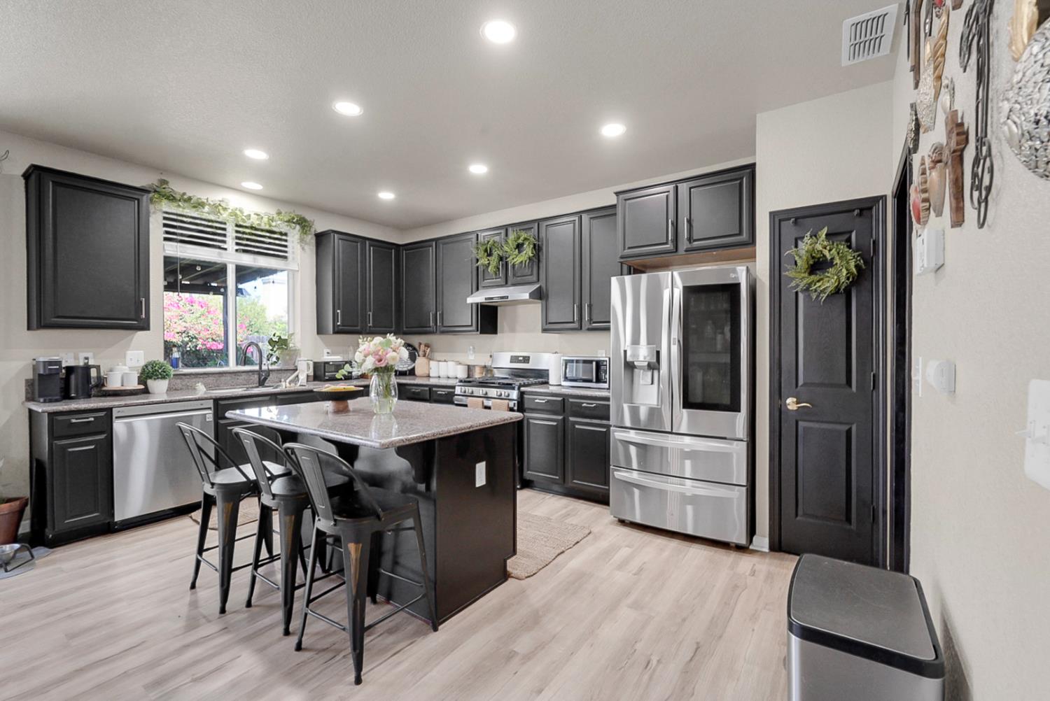 1443 Longhorn Ln, Patterson, CA 95363