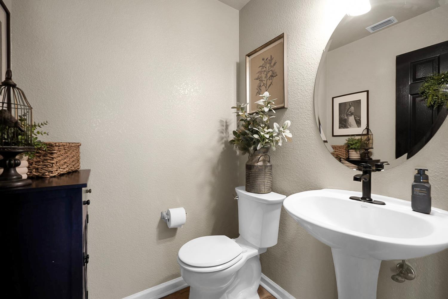1443 Longhorn Ln, Patterson, CA 95363