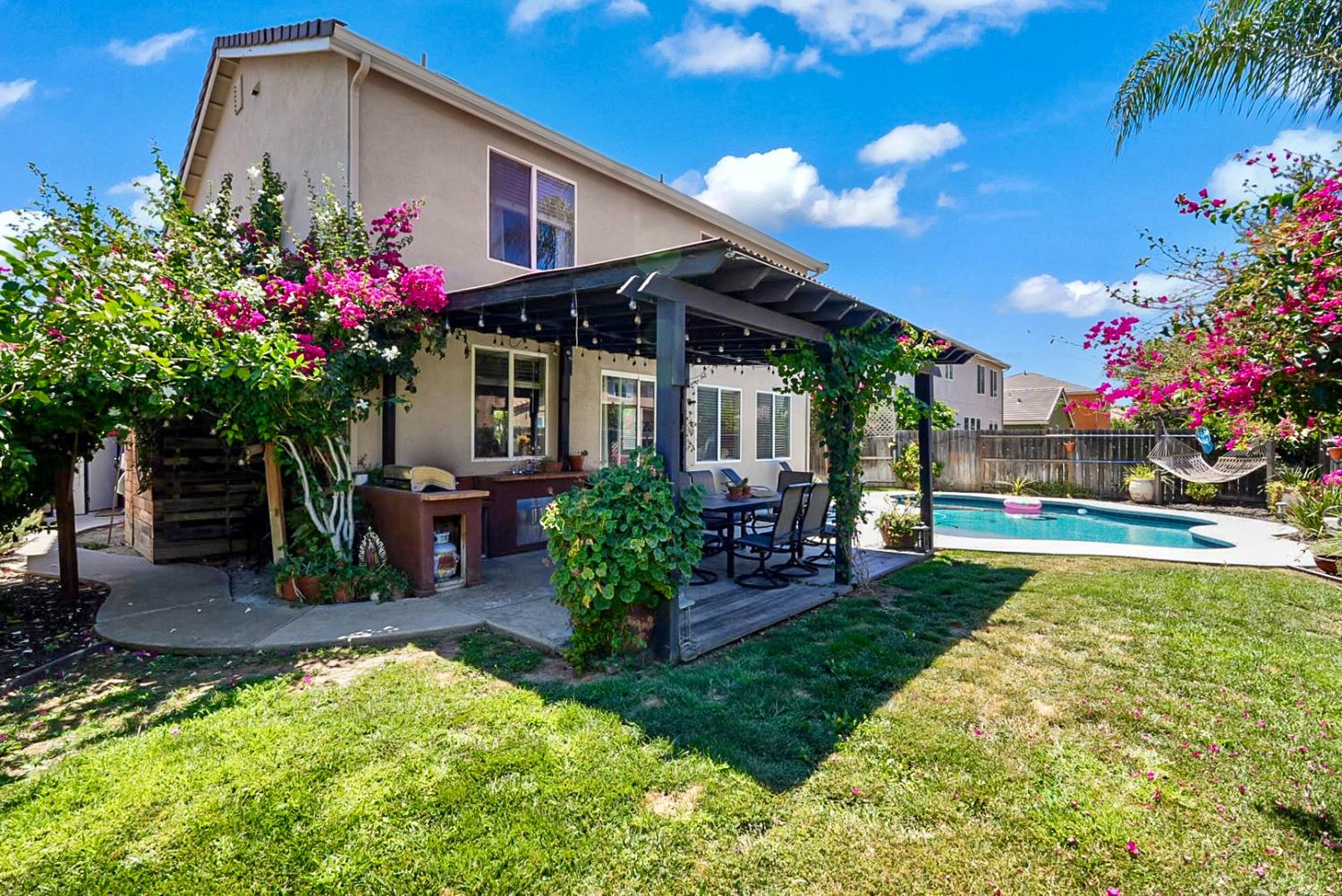 1443 Longhorn Ln, Patterson, CA 95363