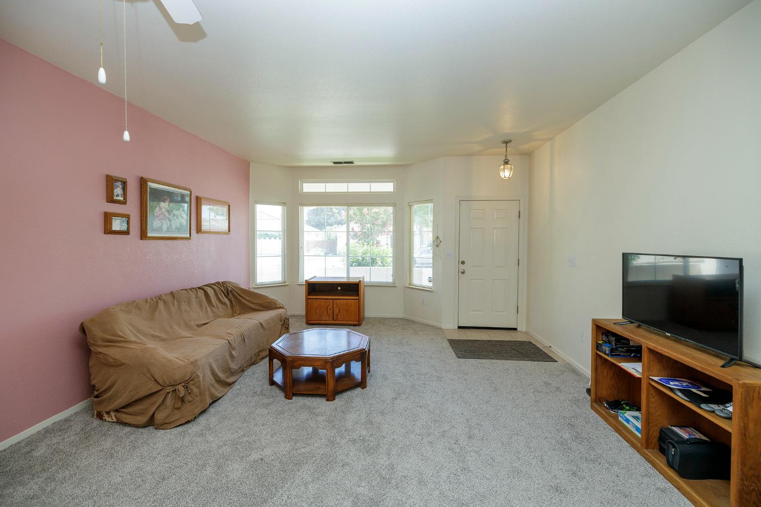3377 Four Seasons Dr, Turlock, CA 95382