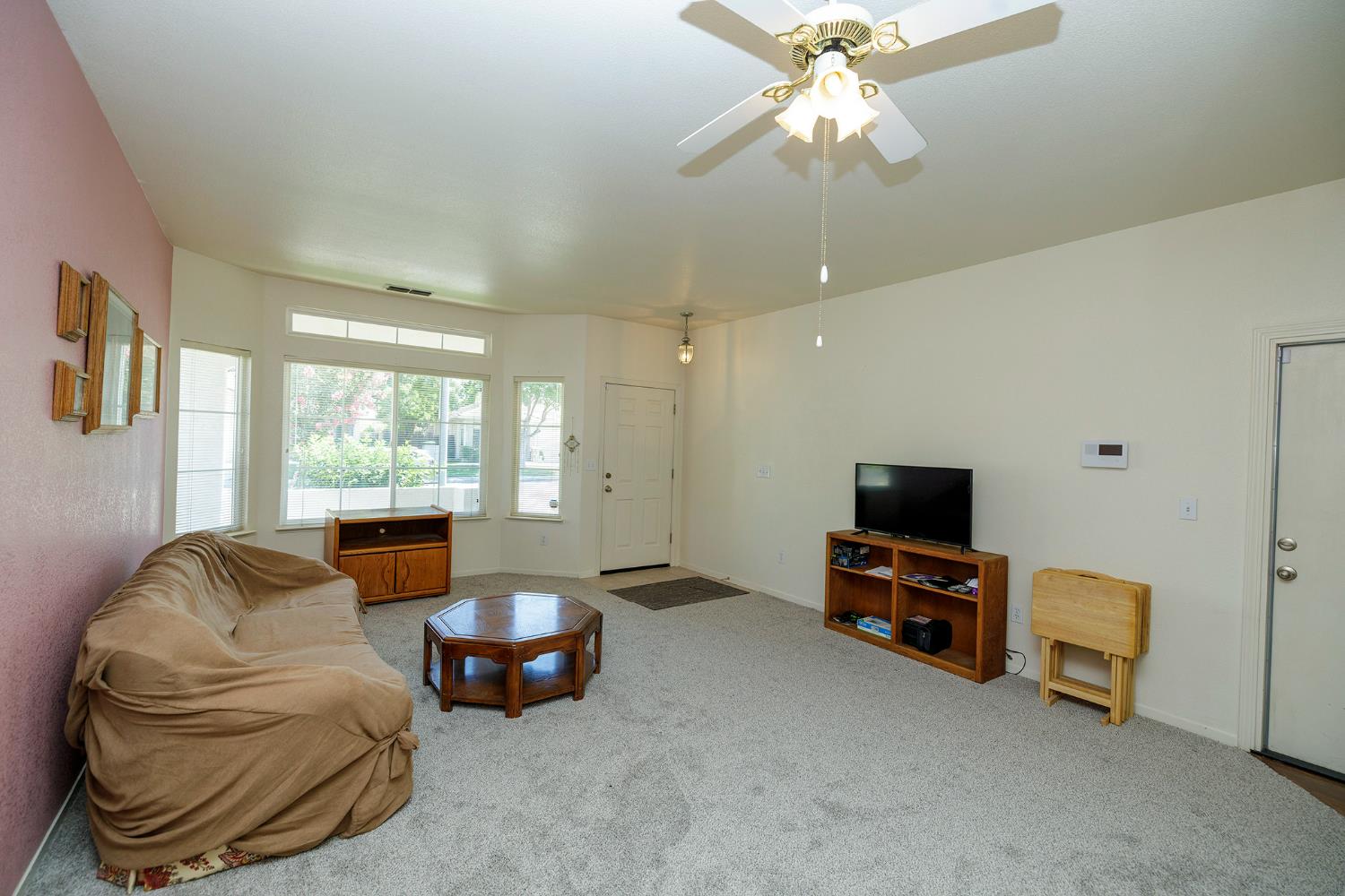 3377 Four Seasons Dr, Turlock, CA 95382