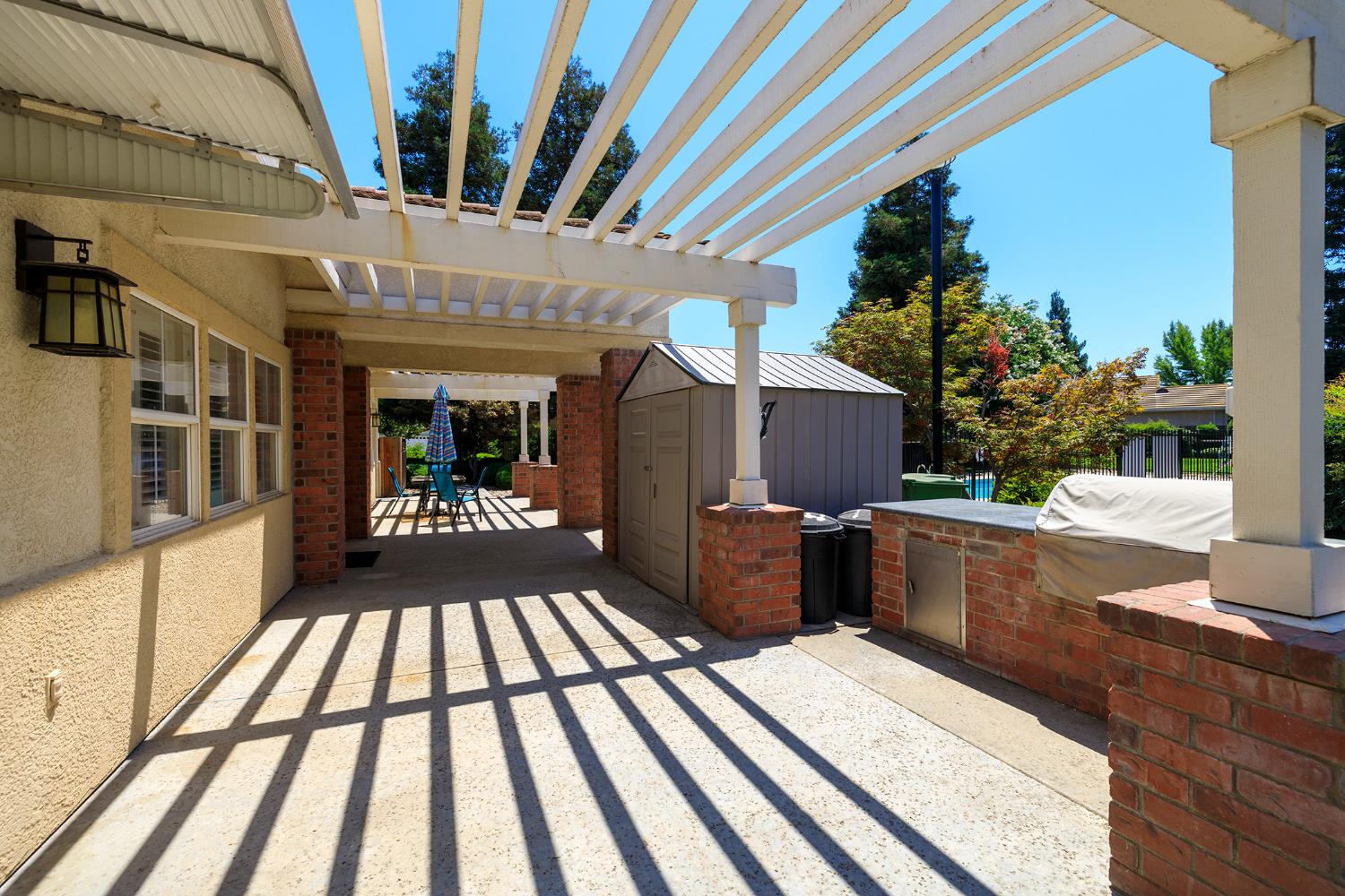 3377 Four Seasons Dr, Turlock, CA 95382