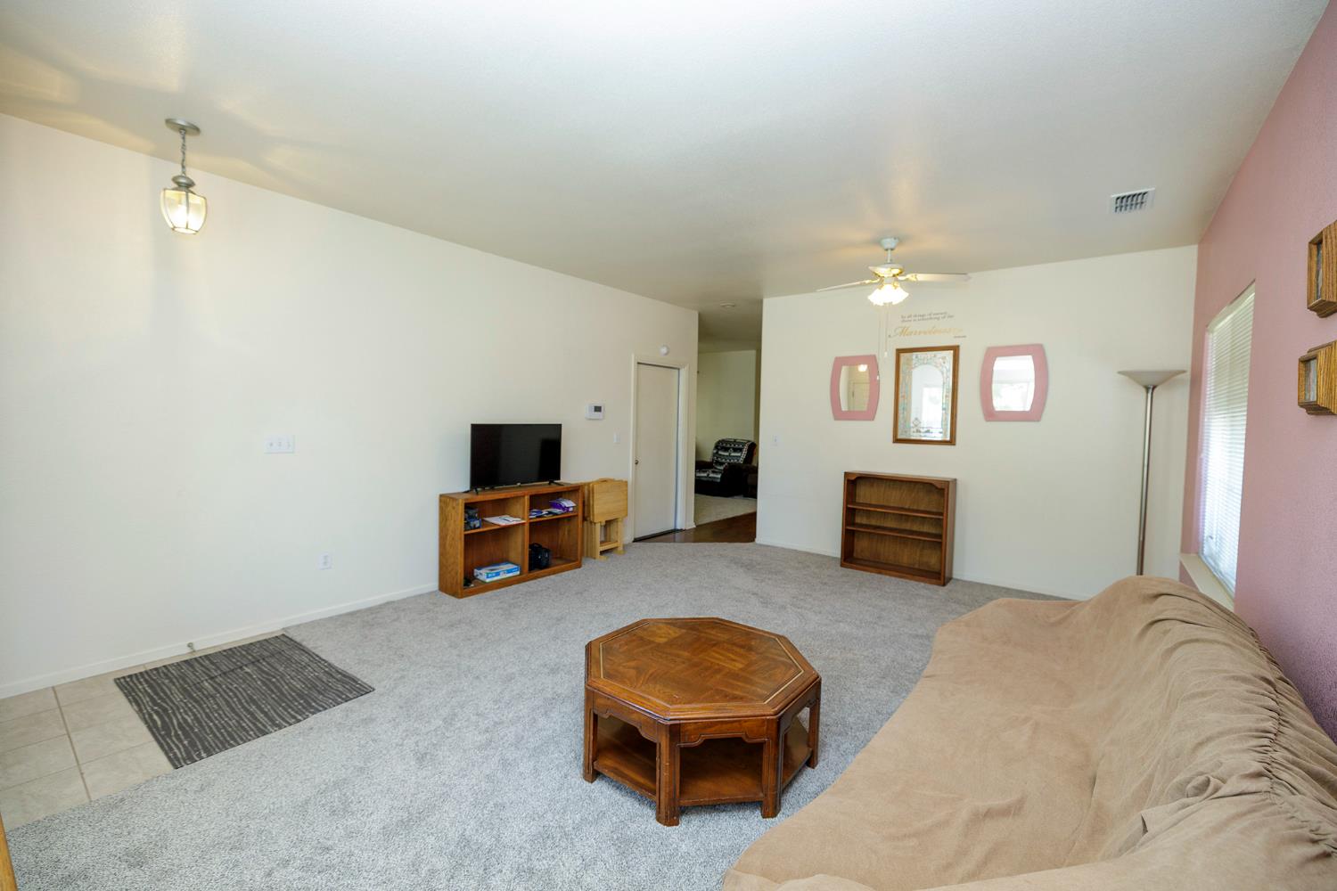 3377 Four Seasons Dr, Turlock, CA 95382