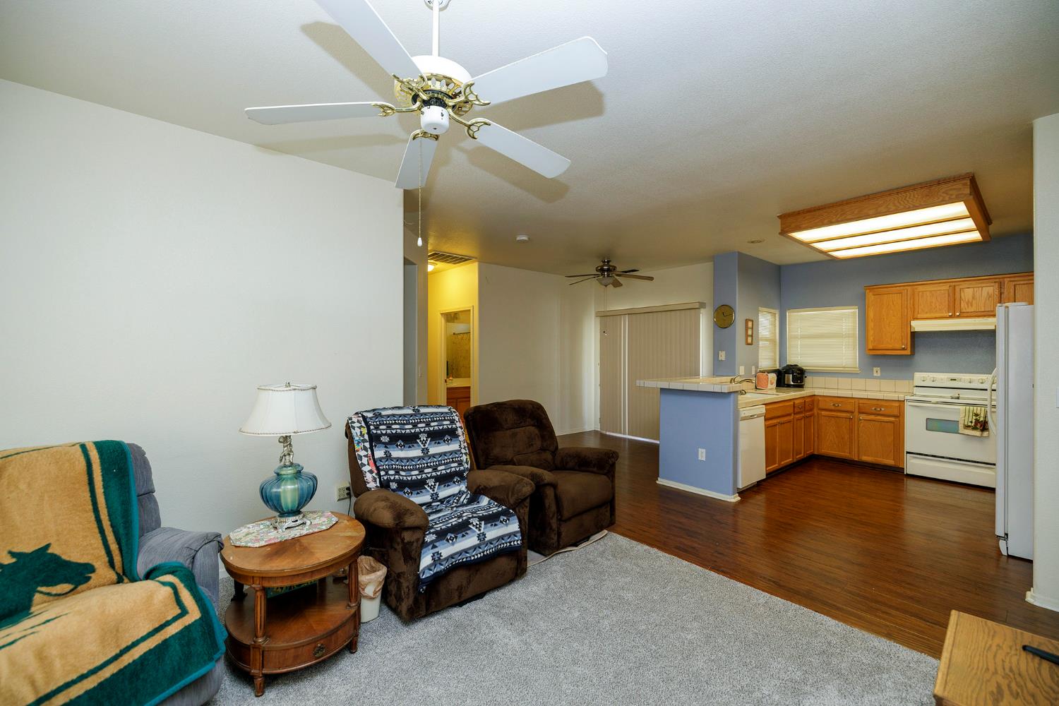 3377 Four Seasons Dr, Turlock, CA 95382