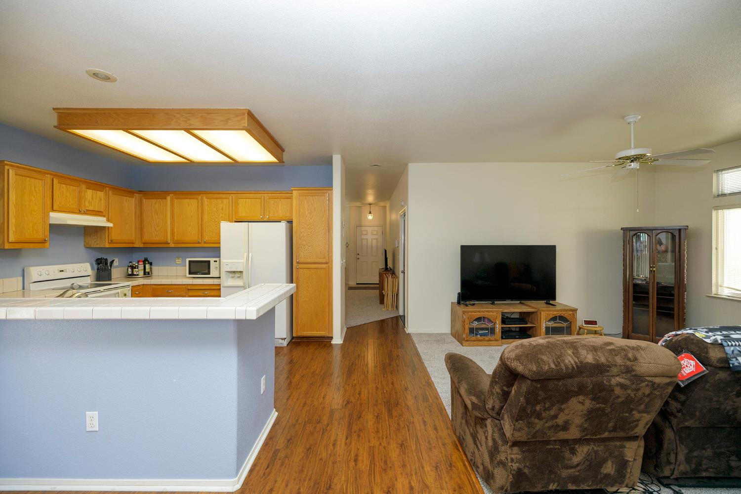3377 Four Seasons Dr, Turlock, CA 95382