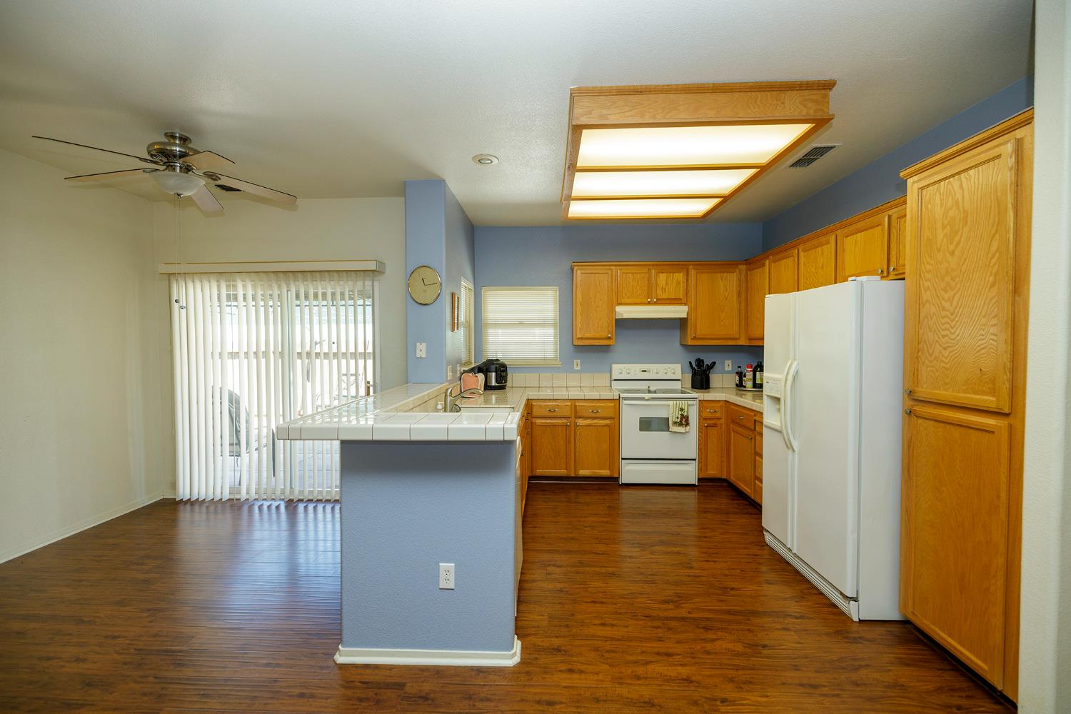 3377 Four Seasons Dr, Turlock, CA 95382
