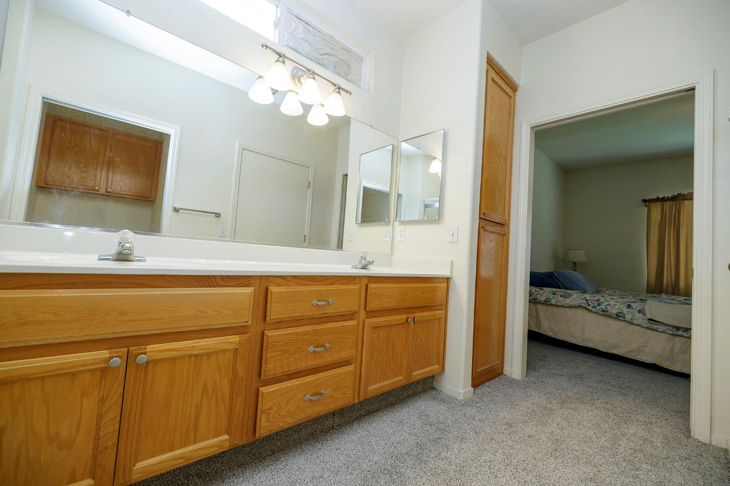 3377 Four Seasons Dr, Turlock, CA 95382