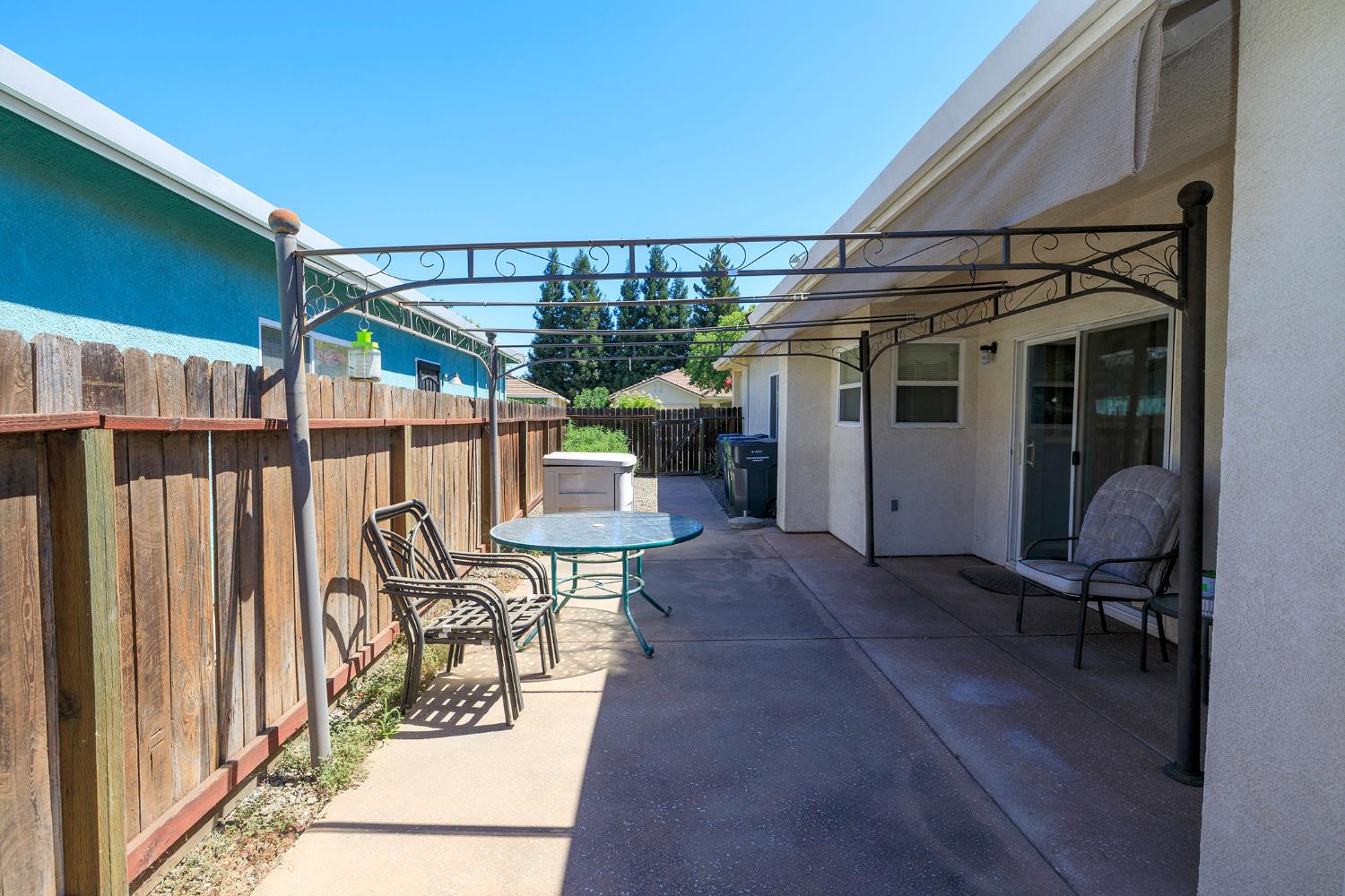 3377 Four Seasons Dr, Turlock, CA 95382