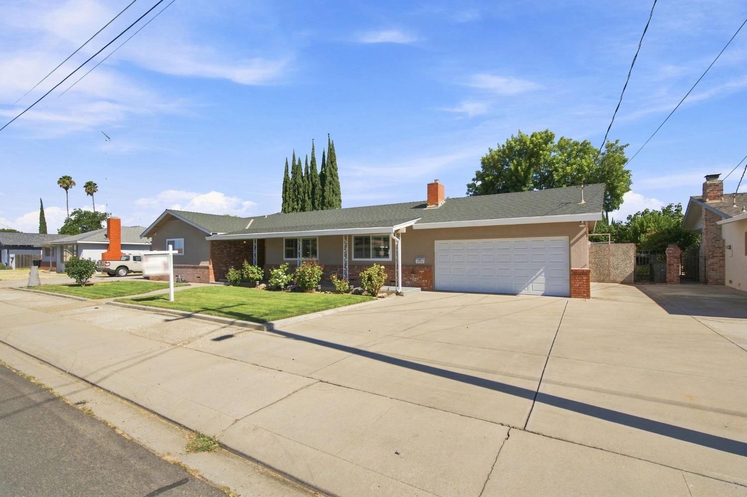 2421 Acorn Ln, Ceres, CA 95307