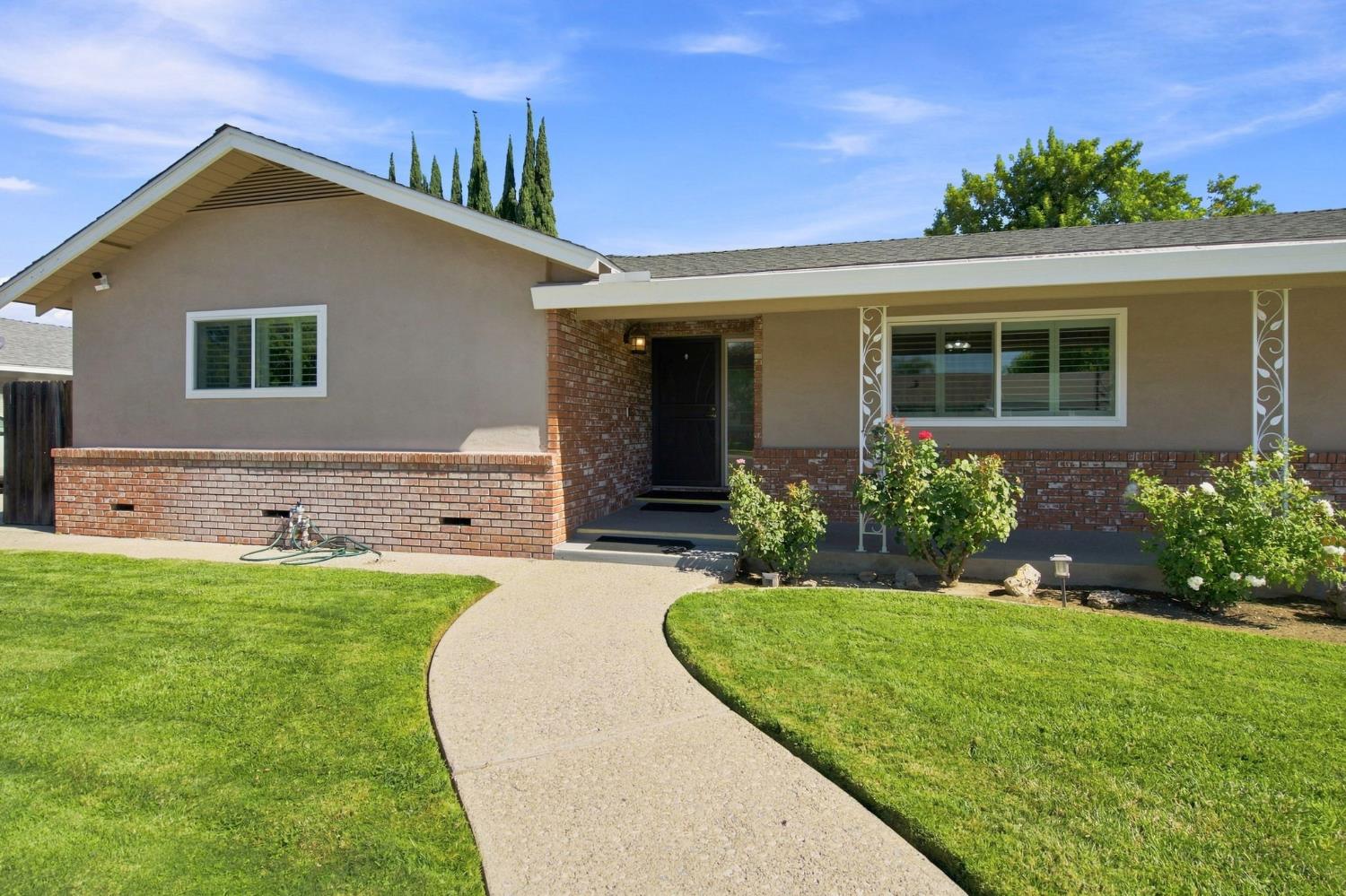 2421 Acorn Ln, Ceres, CA 95307