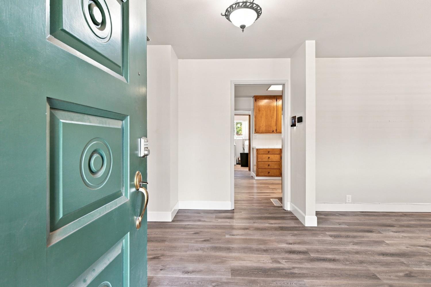 2421 Acorn Ln, Ceres, CA 95307